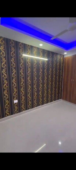 Bedroom in 2.5 BHK Apartment at Nirala Greenshire, Sector 2 Greater Noida – for Rent