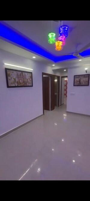 Room in 2.5 BHK Apartment at Nirala Greenshire, Sector 2 Greater Noida – for Rent