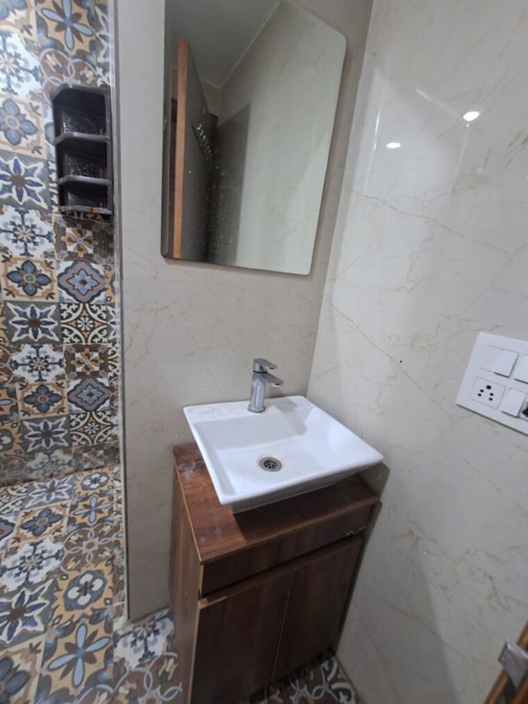 Bathroom, malviya nagar 2 Bedroom 900 Sq.Ft. Builder Floor In Malviya Nagar Delhi 10481889
