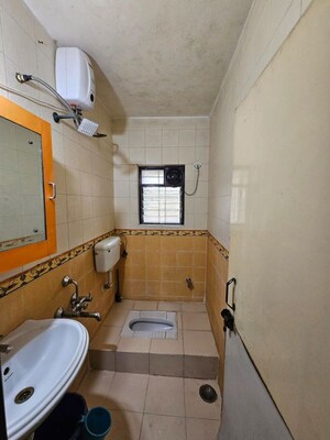 Kitchen in 3.5 BHK Apartment at Madhuban Society, Vishrantwadi – for Rent