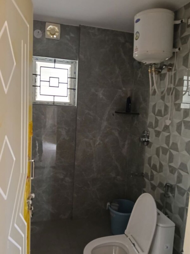Bathroom, hsr layout sector 2 1 Bedroom 700 Sq.Ft. Builder Floor In Hsr Layout Sector 2 Bangalore 10481892