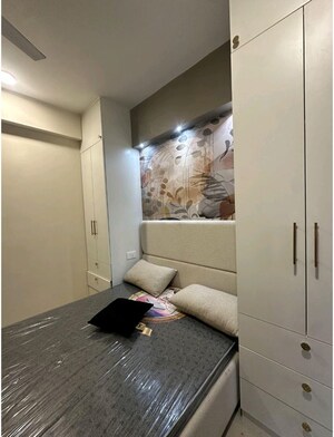 Room in 2 BHK Apartment at Shree Vardhman Green Court, Sector 90 – for Sale