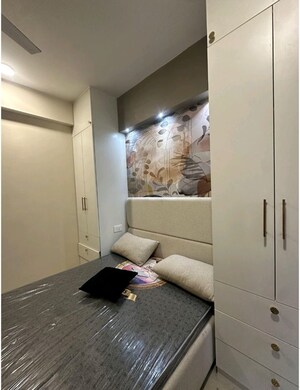 Room in 2 BHK Apartment at Shree Vardhman Green Court, Sector 90 – for Sale