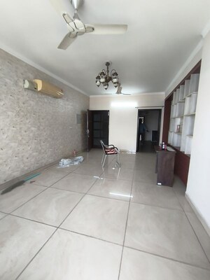 Room in 5 BHK Apartment at Ambala Highway – for Rent