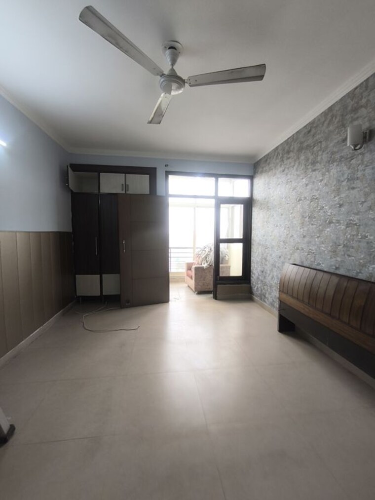 Room, ambala highway 5 Bedroom 2200 Sq.Ft. Apartment In Ambala Highway Zirakpur 10467853