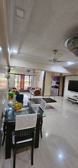 Living Room in 2.5 BHK Apartment at Shah Arcade II, Malad East – for Rent