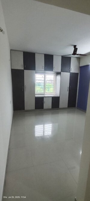 Room in 2.5 BHK Apartment at Honer Vivantis, Gopanpally – for Sale