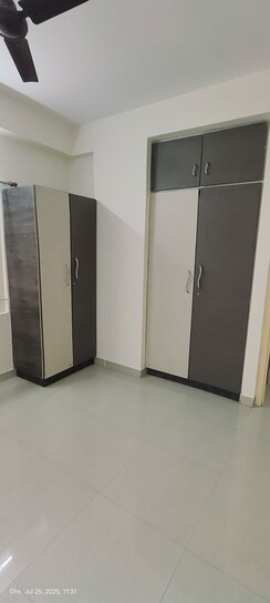 2.5 BHK + Pooja Room Apartment For Sale in Honer Vivantis