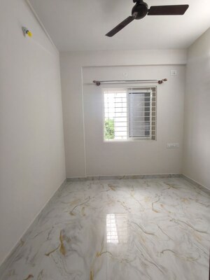 Room in 2 BHK Apartment at Malleshpalya – for Rent