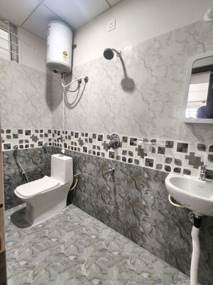 Team Area in 2 BHK Apartment at Malleshpalya – for Rent