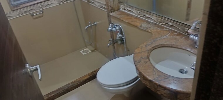 Bathroom, raheja-tipco-heights 2 Bedroom 800 Sq.Ft. Apartment In Malad East Mumbai 10481936