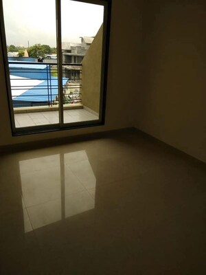 Room in 2.5 BHK Apartment at Dheeraj Realty Jade Residences, Wagholi – for Rent