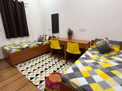 1 RkApartment For Rent in Pareena Om Apartments