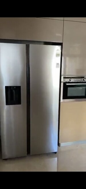 Room in 3 BHK Apartment at Hiranandani Lake Enclave Glendale, Thane West – for Sale