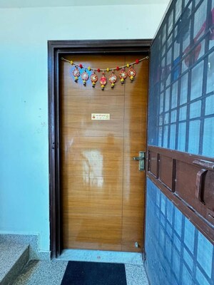 Furnished Amenities in 2 BHK Builder Floor at Sector 23 – for Sale