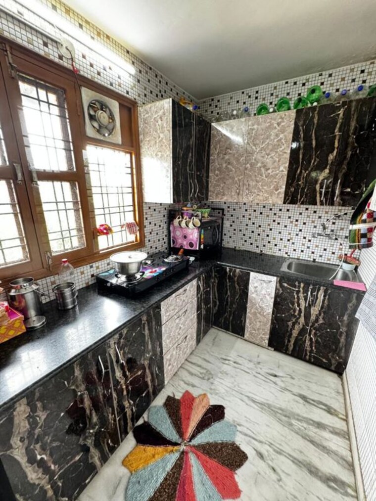 Kitchen, sector 23 2 Bedroom 187 Sq.Yd. Builder Floor In Sector 23 Gurgaon 10482055
