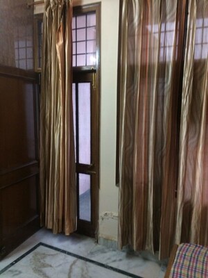 Building Lobby in 3 BHK Builder Floor at Sector 50 – for Rent
