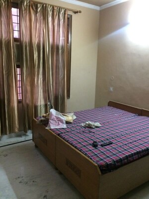 Bedroom in 3 BHK Builder Floor at Sector 50 – for Rent