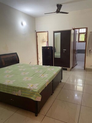 1 RK Builder Floor For Rent in Sector 63