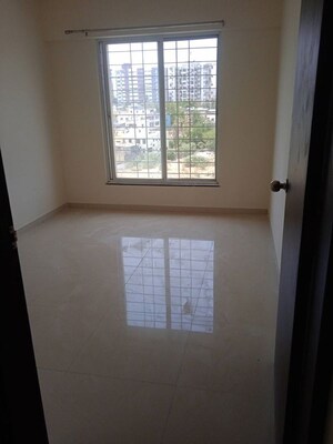 Room in 2 BHK Apartment at Mantra 29 Gold Coast Phase 3, Tingre Nagar – for Rent