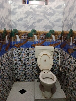 Bathroom in 1 BHK Builder Floor at Sector 18 – for Rent
