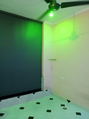 Room in 1 BHK Builder Floor at Sector 18 – for Rent