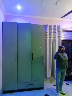 Bathroom in 1 BHK Builder Floor at Sector 18 – for Rent