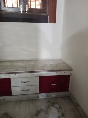 Furnished Amenities in 2.5 BHK Builder Floor at Huda – for Rent