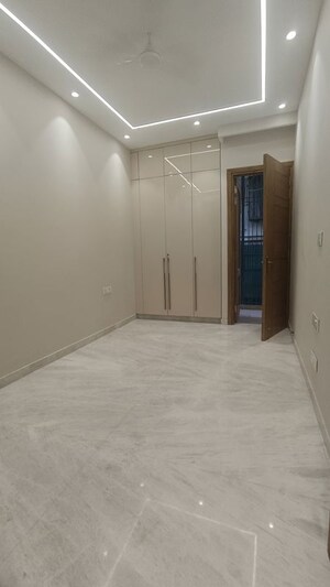 Room in 3 BHK Builder Floor at East Of Kailash – for Rent