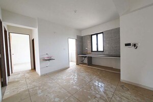 Room in 3 BHK Apartment at Ellisbridge – for Sale