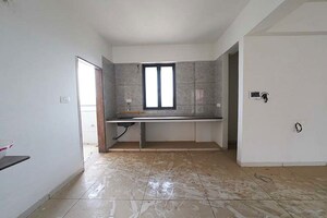 Room in 3 BHK Apartment at Ellisbridge – for Sale