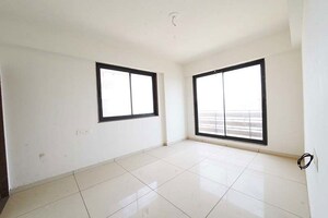 Room in 3 BHK Apartment at Ellisbridge – for Sale