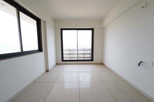 Room in 3 BHK Apartment at Ellisbridge – for Sale