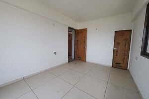 Room in 3 BHK Apartment at Ellisbridge – for Sale