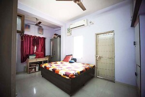 Bedroom in 2 BHK Apartment at Ellisbridge – for Sale