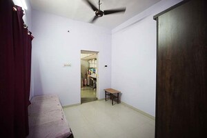 Room in 2 BHK Apartment at Ellisbridge – for Sale