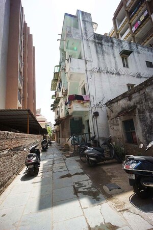 Parking in 2 BHK Apartment at Ellisbridge – for Sale