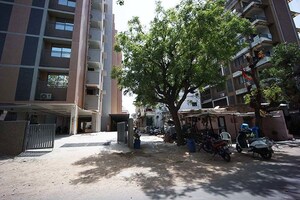 2 BHK Apartment – Exterior View View at Ellisbridge - for Sale