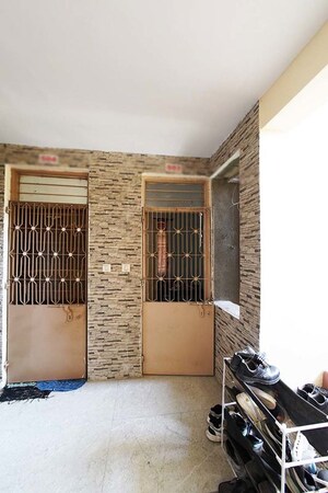 Room in 2 BHK Apartment at Ellisbridge – for Sale