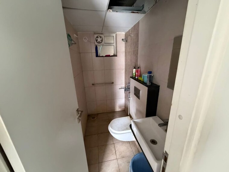 Bathroom, vj-yashone-infinitee 2 Bedroom 700 Sq.Ft. Apartment In Tathawade Pune 10482186
