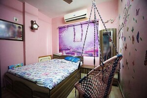 Bedroom in 2 BHK Apartment at Ellisbridge – for Sale