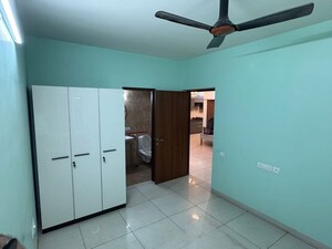 Room in 3 BHK Apartment at Prestige Waterford, Whitefield – for Rent