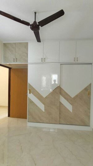 Room in 3 BHK Independent House at Chittaranjan Park – for Sale
