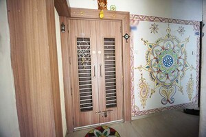 Furnished Amenities in 3 BHK Apartment at Ellisbridge – for Sale