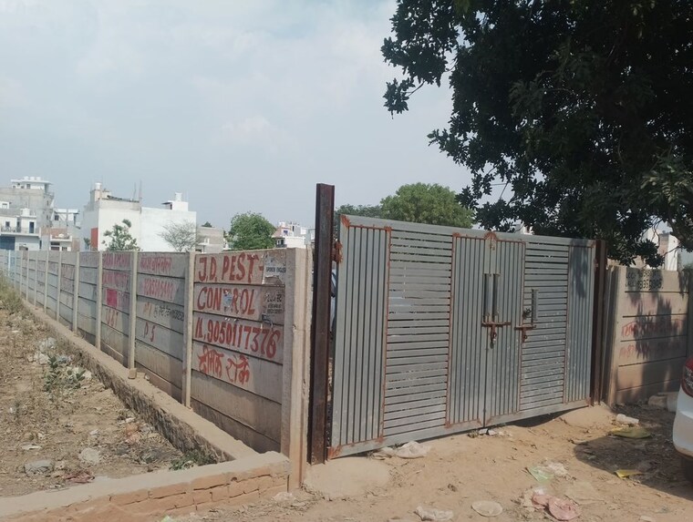 Nearby, maruti kunj  1000 Sq.Yd. Plot In Maruti Kunj Gurgaon 10482216