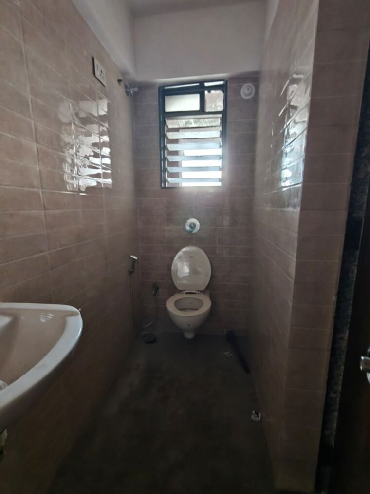 Bathroom, chembur 3 Bedroom 1455 Sq.Ft. Apartment In Chembur Mumbai 10482234