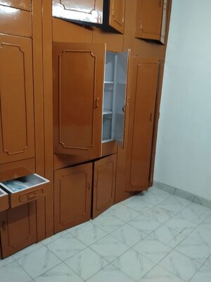 Room in 3 BHK Apartment at Malviya Nagar – for Rent
