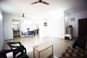 Team Area in 2 BHK Apartment at Ellisbridge – for Sale