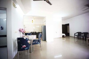 Team Area in 2 BHK Apartment at Ellisbridge – for Sale