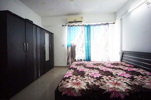 Bedroom in 2 BHK Apartment at Ellisbridge – for Sale